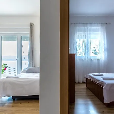 Tafra Duce-omis Apartamento